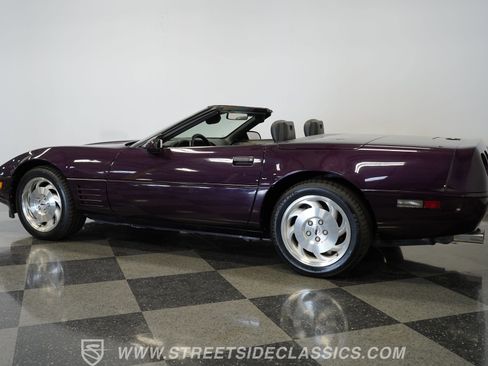 Used 1993 Chevrolet Corvette Convertible image 8