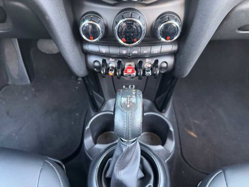 Used 2017 MINI Cooper 4-Door Hardtop image 15