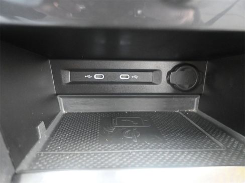 Used 2021 Volkswagen Tiguan SEL Premium R-Line image 31