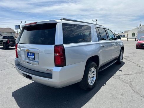 Used 2017 Chevrolet Suburban LT RWD image 6