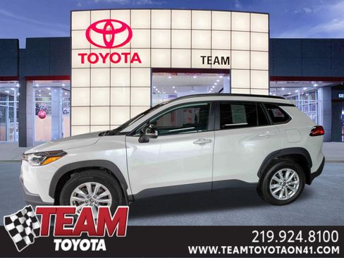 Used 2025 Toyota Corolla Cross LE w/ Moonroof Package AWD/4WD image 1