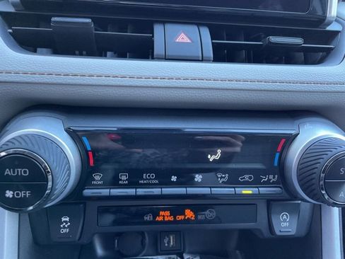 Used 2025 Toyota RAV4 XLE image 24