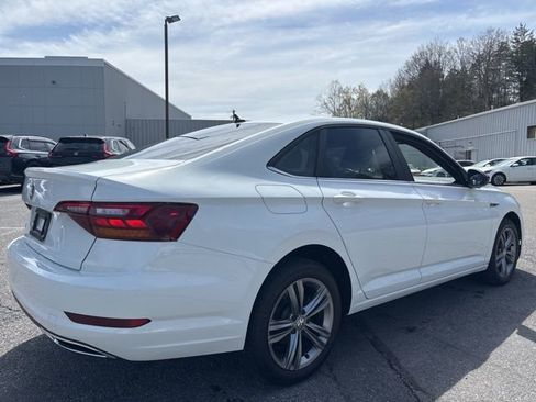Used 2019 Volkswagen Jetta R-Line w/ R-Line Cold Weather Package FWD image 3