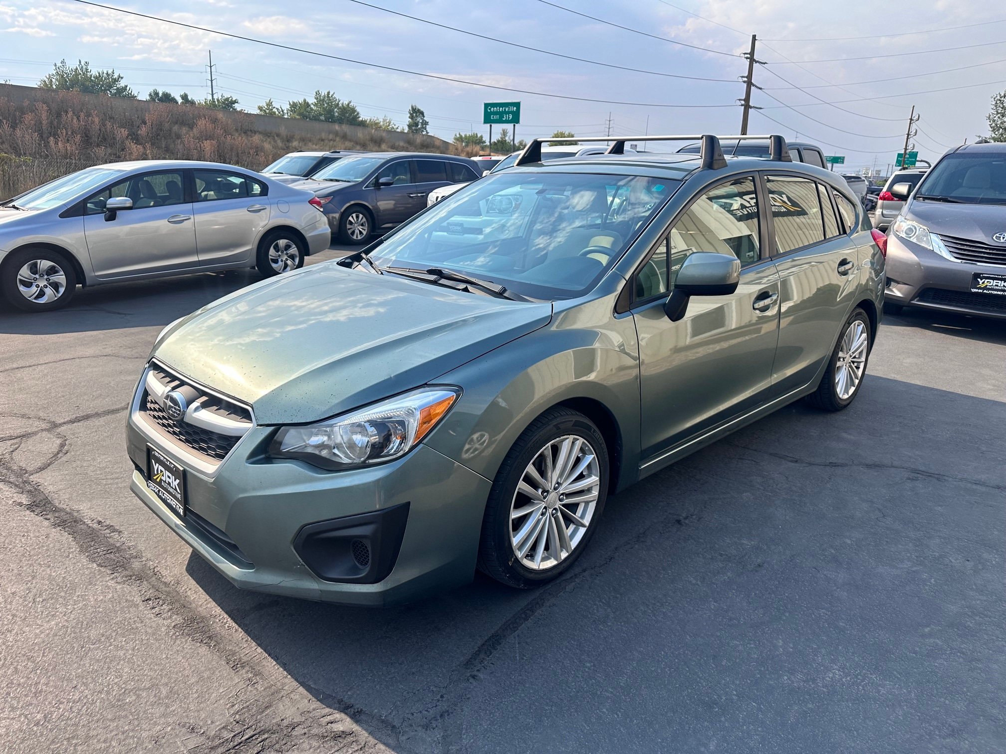 Used 2014 Subaru Impreza 2.0i Premium AWD/4WD image 2