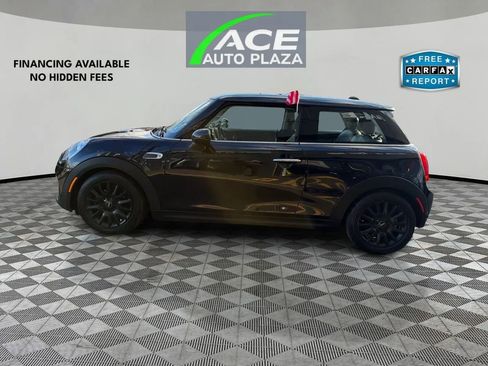 Used 2018 MINI Cooper 2-Door Hardtop w/ Signature Line Package image 8