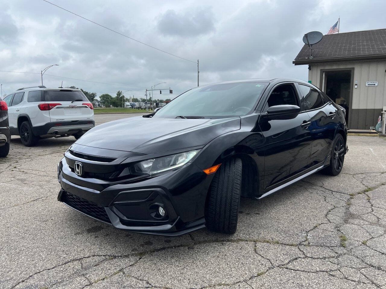 Used 2021 Honda Civic Sport image 2