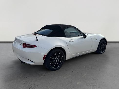 Used 2024 MAZDA MX-5 Miata Grand Touring w/ Weather Package RWD image 5