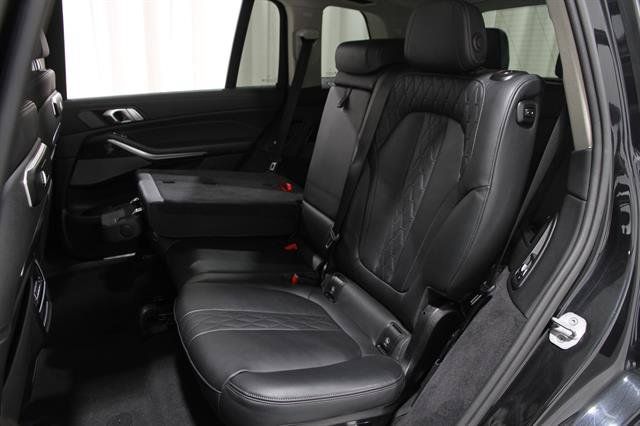 Used 2026 BMW X7 xDrive40i AWD/4WD image 19