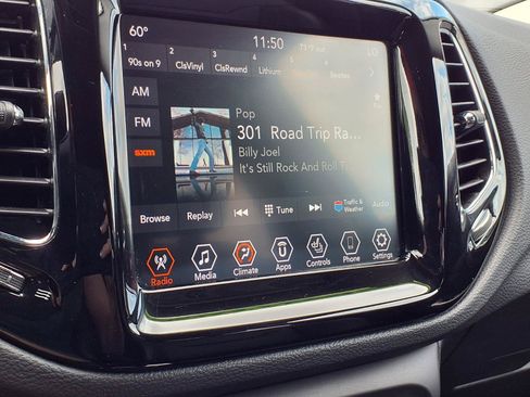 Used 2019 Jeep Compass Limited AWD/4WD image 11
