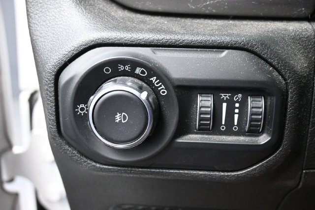 Used 2021 Jeep Wrangler Unlimited Sahara AWD/4WD image 29