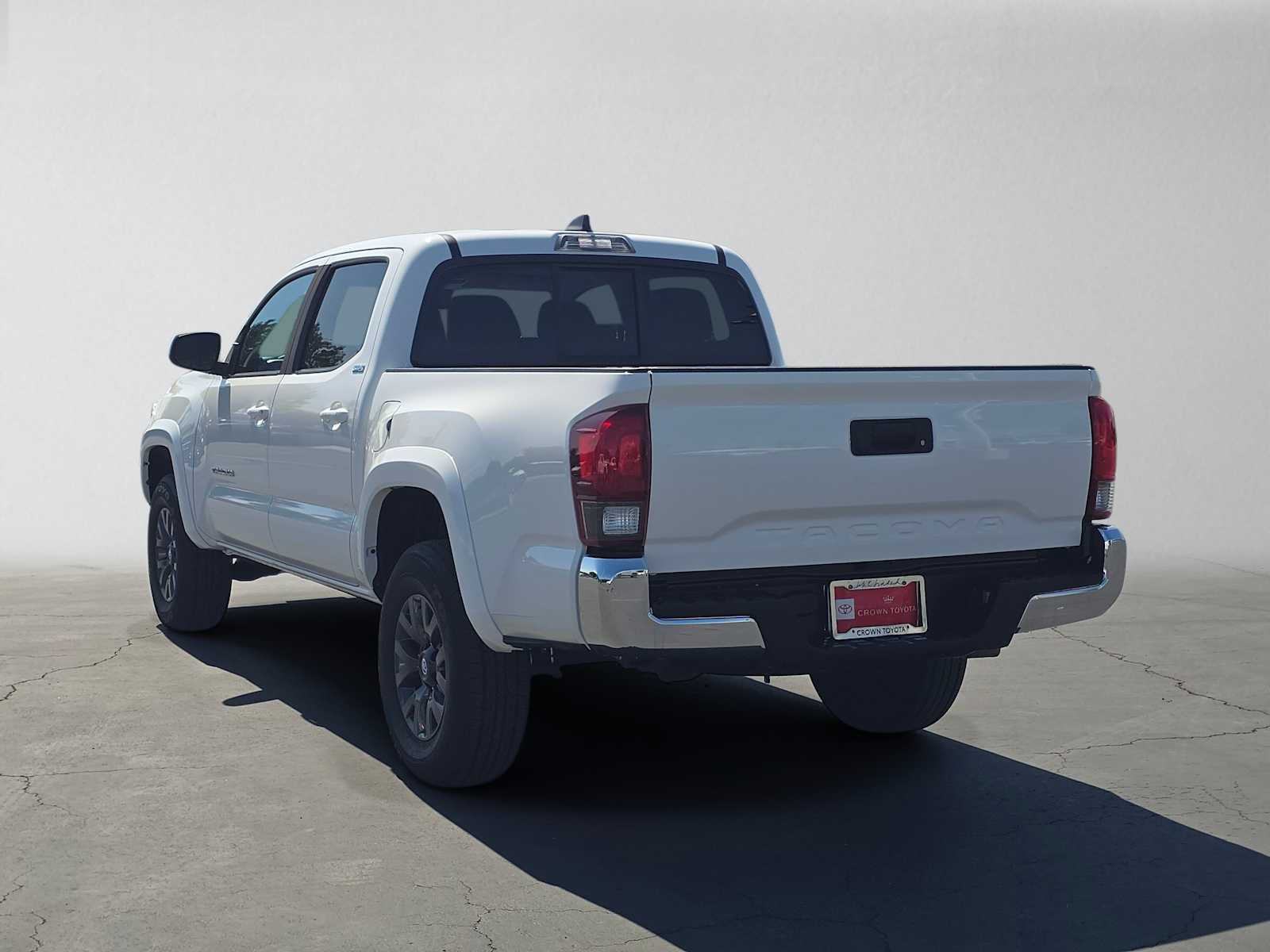 Certified 2022 Toyota Tacoma SR5 w/ SR5 Appearance Package (SM) RWD image 5