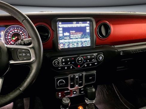 Used 2018 Jeep Wrangler Unlimited Rubicon AWD/4WD image 9