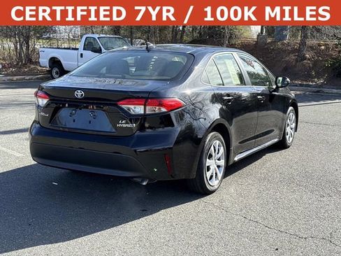 Used 2024 Toyota Corolla LE image 2