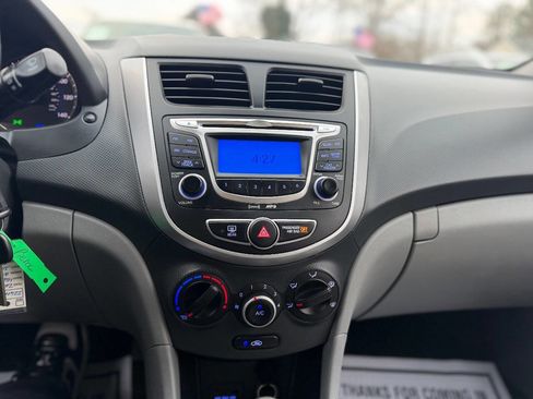 Used 2012 Hyundai Accent GLS image 13