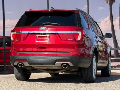 Used 2018 Ford Explorer XLT AWD/4WD image 11