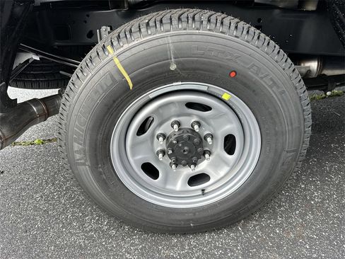 New 2025 Ford F250 XL w/ XL Chrome Package image 12