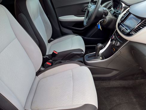 Used 2022 Chevrolet Trax LS w/ Tint and Cruise Package FWD image 14