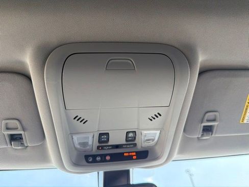 Used 2018 GMC Terrain SLE w/ Driver Convenience Package FWD image 33