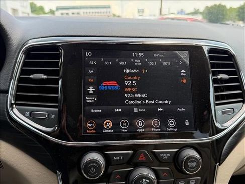 Used 2022 Jeep Grand Cherokee Laredo E RWD image 18