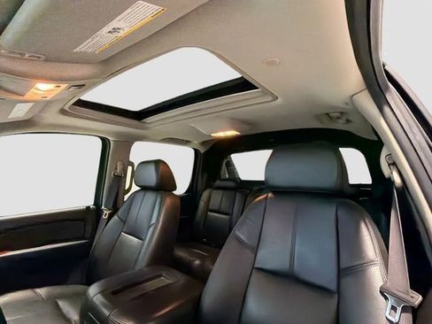 Used 2008 Chevrolet Avalanche LTZ w/ LTZ Preferred Equipment Group image 19