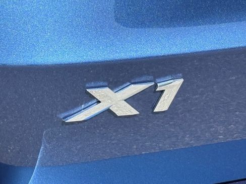 Used 2025 BMW X1 xDrive28i w/ Technology Package image 13