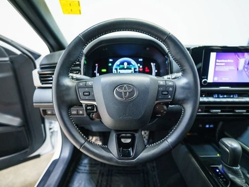 Used 2025 Toyota Camry SE w/ Convenience Package AWD/4WD image 15
