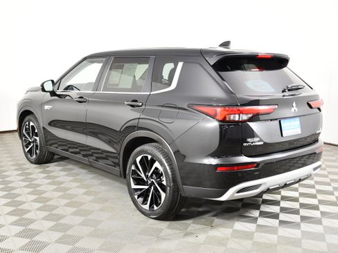 Used 2024 Mitsubishi Outlander SE AWD/4WD image 8
