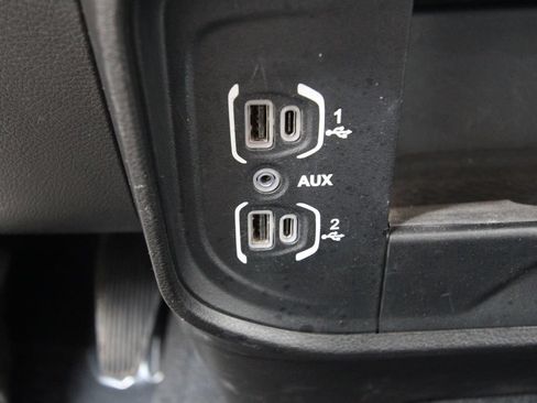 Used 2024 RAM 2500 Big Horn AWD/4WD image 25