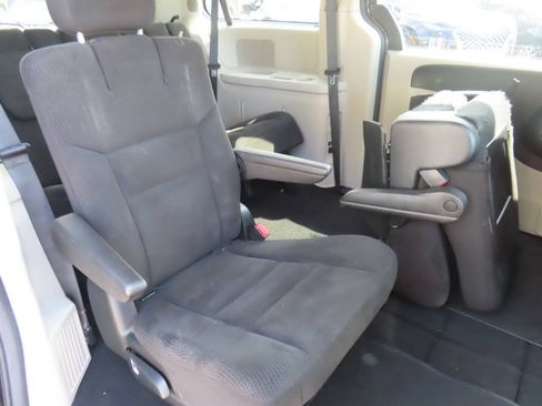Used 2016 Dodge Grand Caravan SXT w/ Quick Order Package 29G SXT FWD image 37