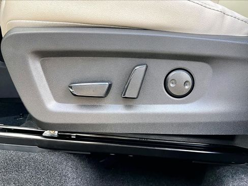 New 2026 Nissan Murano SV image 14