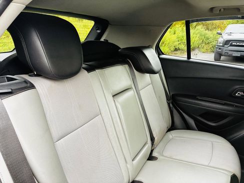 Used 2015 Chevrolet Trax LT w/ LT Sun and Sound Package image 32