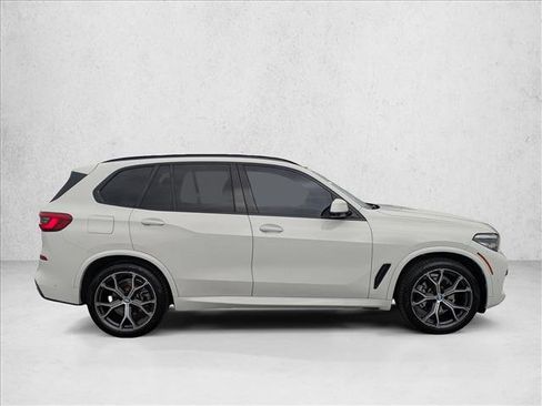 Used 2019 BMW X5 xDrive40i w/ M Sport Package image 4