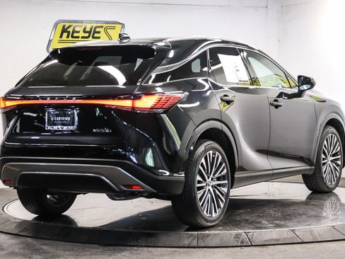 Used 2023 Lexus RX 350 Premium Plus w/ Accessory Package (Z1) FWD image 4