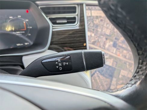 Used 2016 Tesla Model X Performance image 22