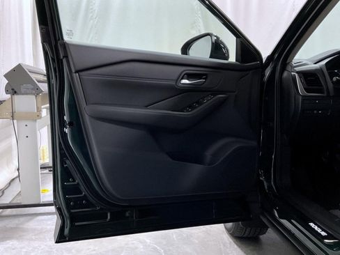 New 2026 Nissan Rogue SV AWD/4WD image 9