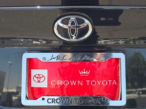 Used 2022 Toyota C-HR Limited FWD image 15