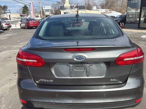 Used 2017 Ford Focus SEL image 6
