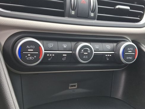 Used 2019 Alfa Romeo Giulia AWD w/ Nero Edizione image 18
