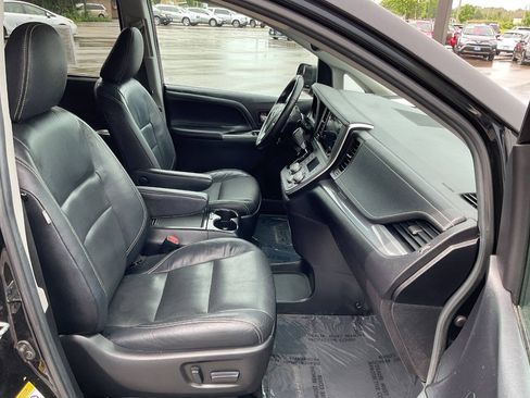 Used 2015 Toyota Sienna SE FWD image 42