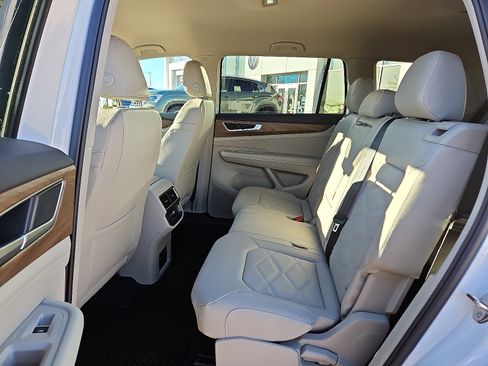 New 2026 Volkswagen Atlas SE image 10