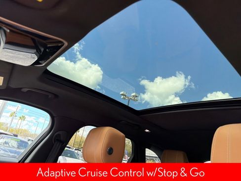 Used 2019 Land Rover Range Rover Velar R-Dynamic SE image 22