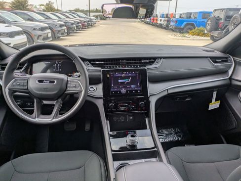 New 2025 Jeep Grand Cherokee L Laredo RWD image 15