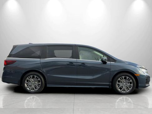 New 2026 Honda Odyssey Touring image 8