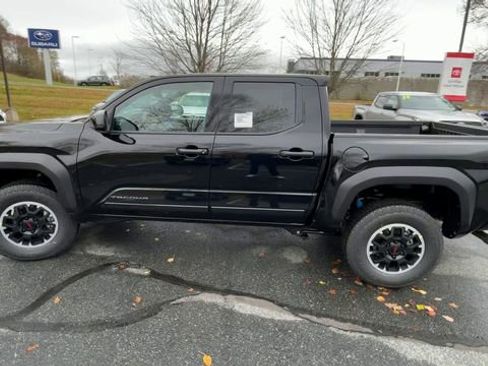 New 2025 Toyota Tacoma TRD Off-Road image 5