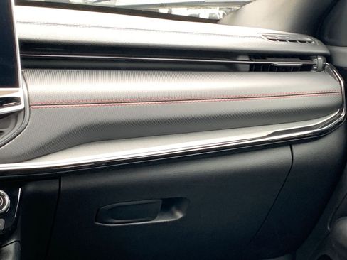 Used 2025 Jeep Compass Trailhawk image 34