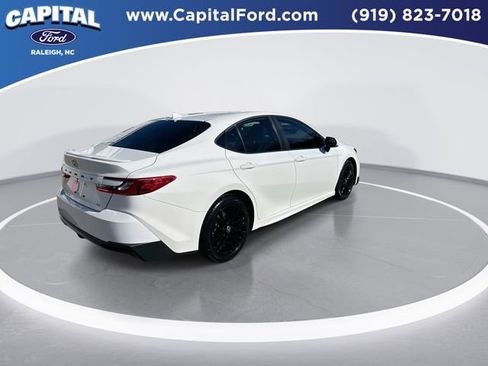Used 2025 Toyota Camry SE image 8