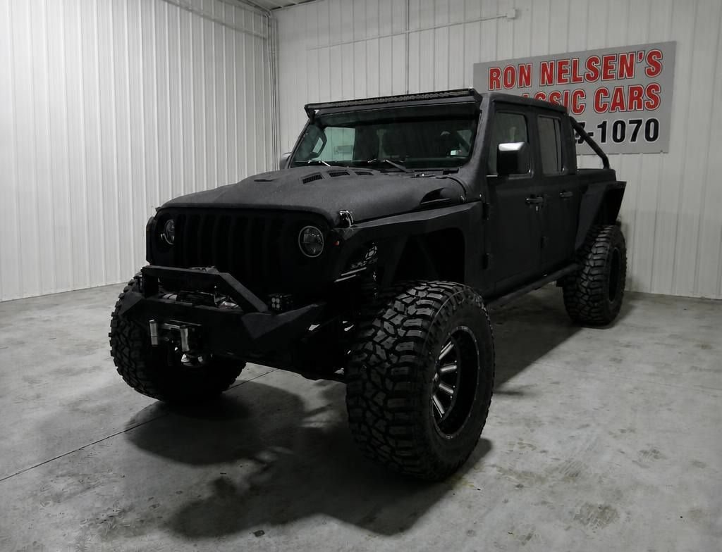 Used 2020 Jeep Gladiator Sport w/ Quick Order Package 24S AWD/4WD image 2