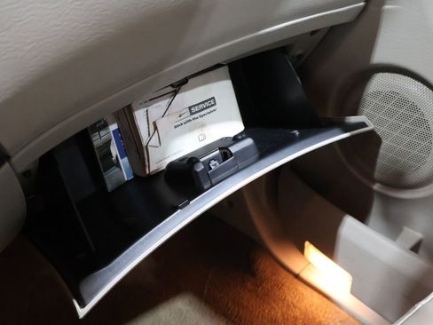 Used 2007 Chrysler Pacifica Touring image 28