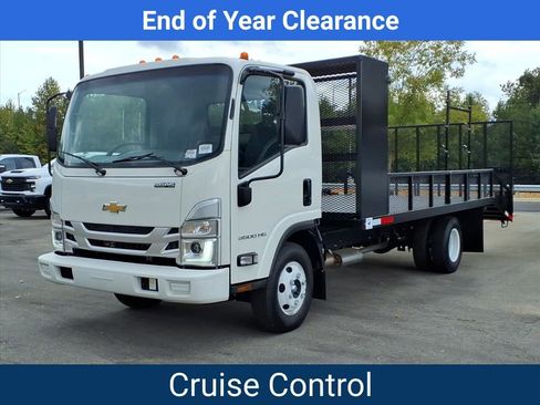 New 2025 Chevrolet Low Cab Forward image 2