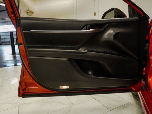 Used 2019 Toyota Camry SE image 20